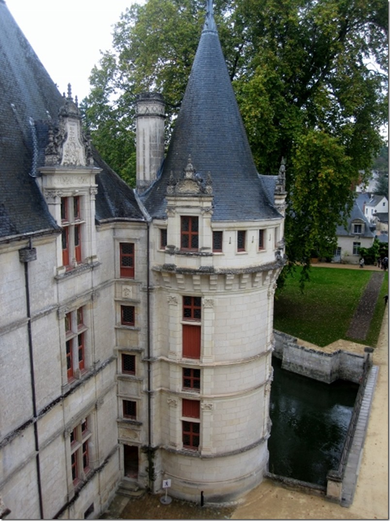2014-10-12 Loire Valley - Chateau du Azay le Rideau (11) (479x640)