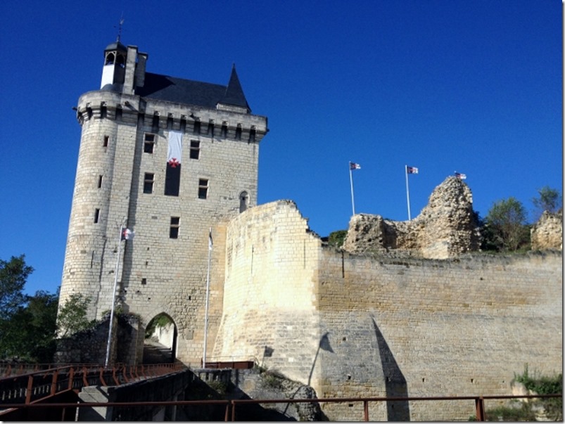 2014-10-13 Loire Valley - Chateau du Chinon & Champigny Sur Verdeu (4) (640x480)