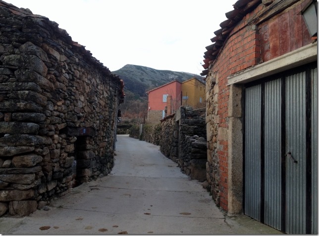 150111 Spain-Gredos-El Pelao from Navalguijo (4) (640x472)