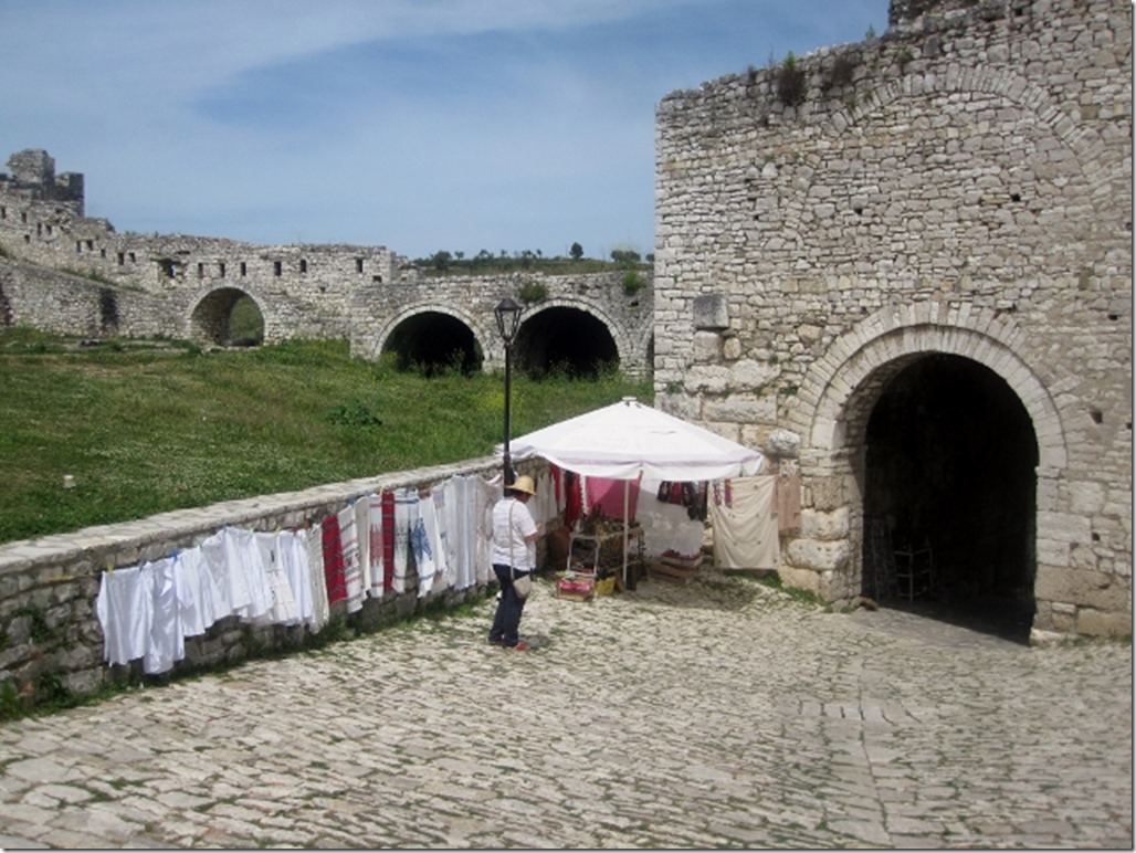 150505 Albania- Berat (17) (640x480)