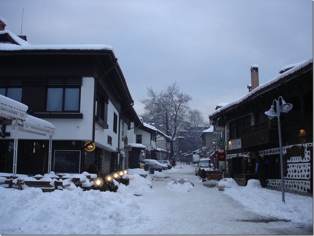 Bansko_Street_in_December_svik