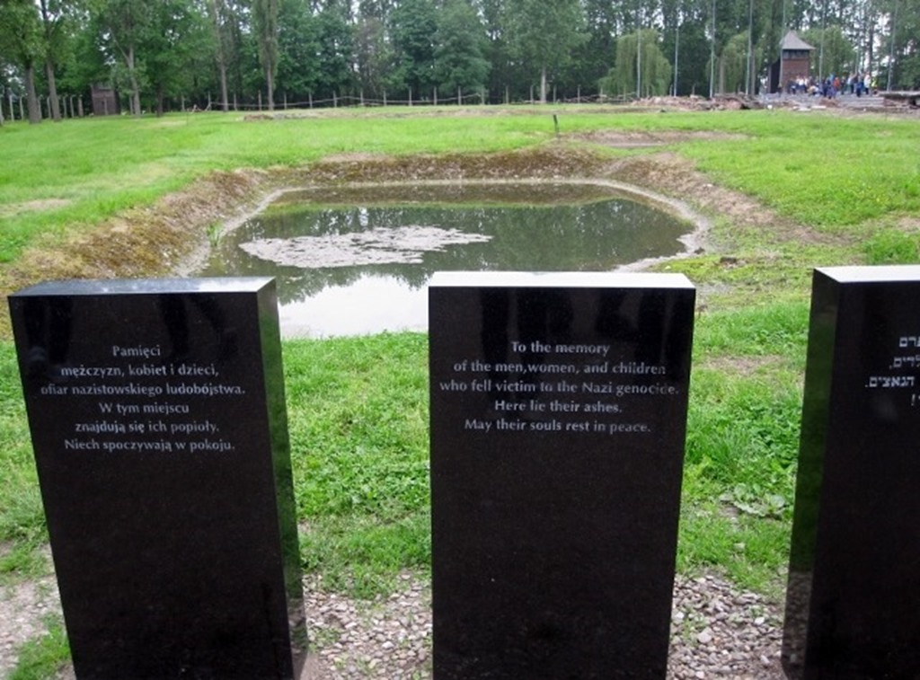 130523 Poland-Auschwitz (57) (640x473)_thumb