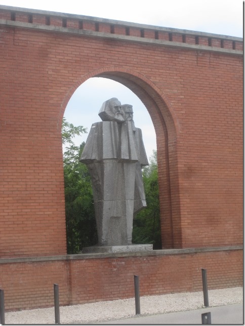 150627 Hungary- Budapest Memento park (42) (480x640)