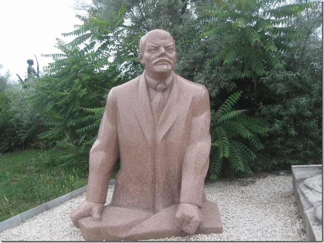 150627 Hungary- Budapest Memento park (6) (640x480)