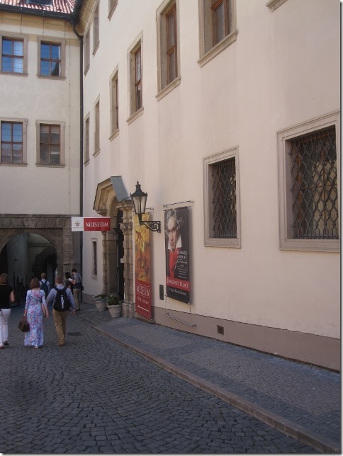 150711 Czech Republic - Praha Day 2 (5) (480x640)