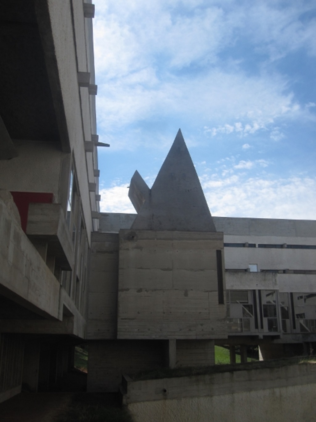 150913 France- La Tourette (2) (480x640)